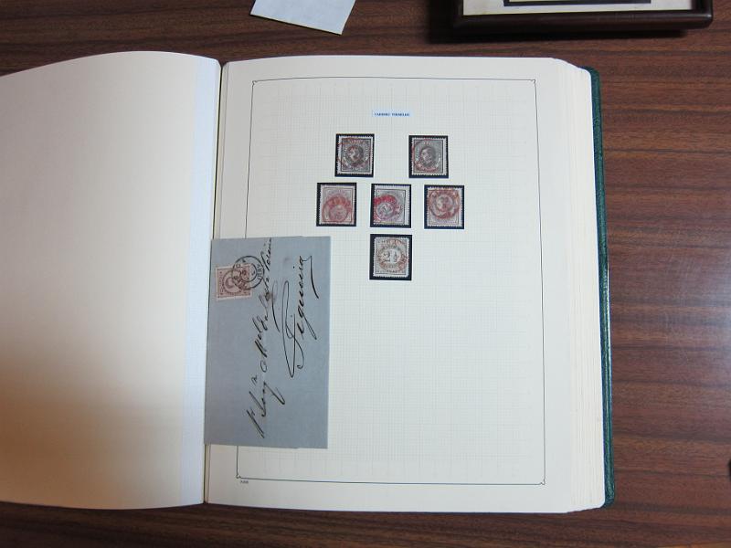 0018 (30).JPG -     Lote:    18      Marcofilia      Lotes Especiais       Descrição:         Portugal &mdash; Colecção especializada em dois álbuns com estudo especializado das marcas de duplo círculo e circulares de Lisboa, com selos de diversas emissões e cartas. Lote a ver.        Lote       Valor Base:     &euro; 1.000,00     Valor Venda:     Retirado     